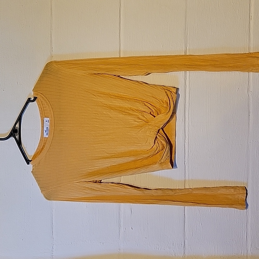 Hollister - Size M - Burnt Yellow Long Sleeve Mid Section Top